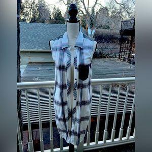 Dear John, plaid, armless tunic, size small